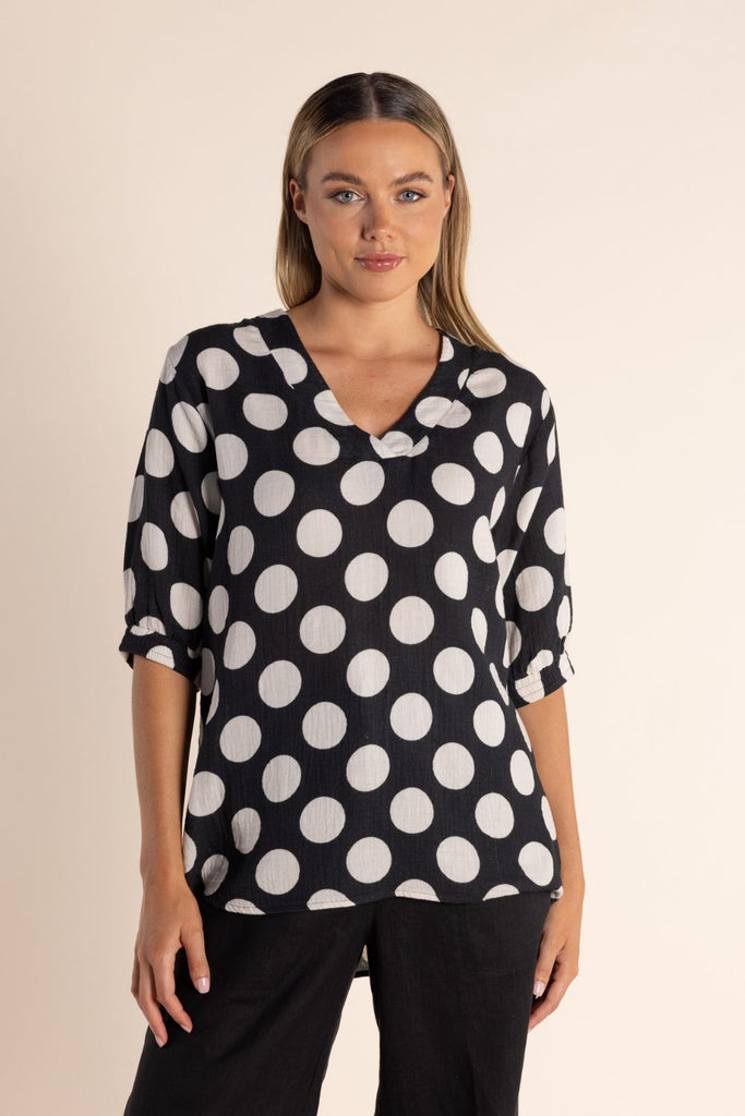 TWO T'S SPOT PRINT TOP