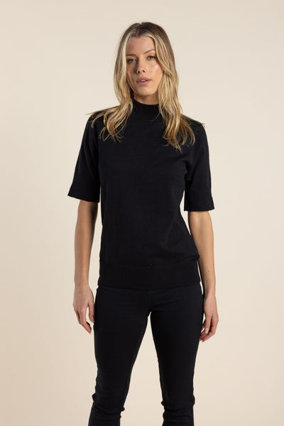 TWO-TS TURTLE NECK TOP